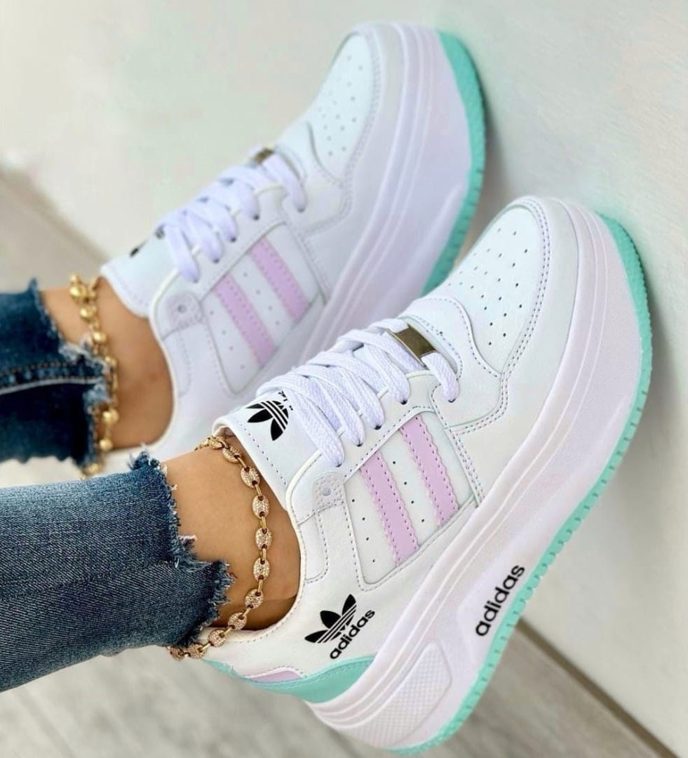 Adidas Doble Mujer – El Toque Final que Eleva Tu Estilo